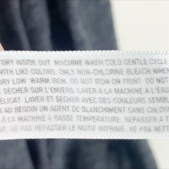 🩶 GAP Charcoal Long Sleeve Scoop Neck Tee (XS) – Everyday Essential 🩶 - Picture 7 of 8